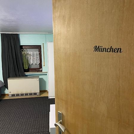 Chambre Avec 3 Lits Treviri Esterno foto