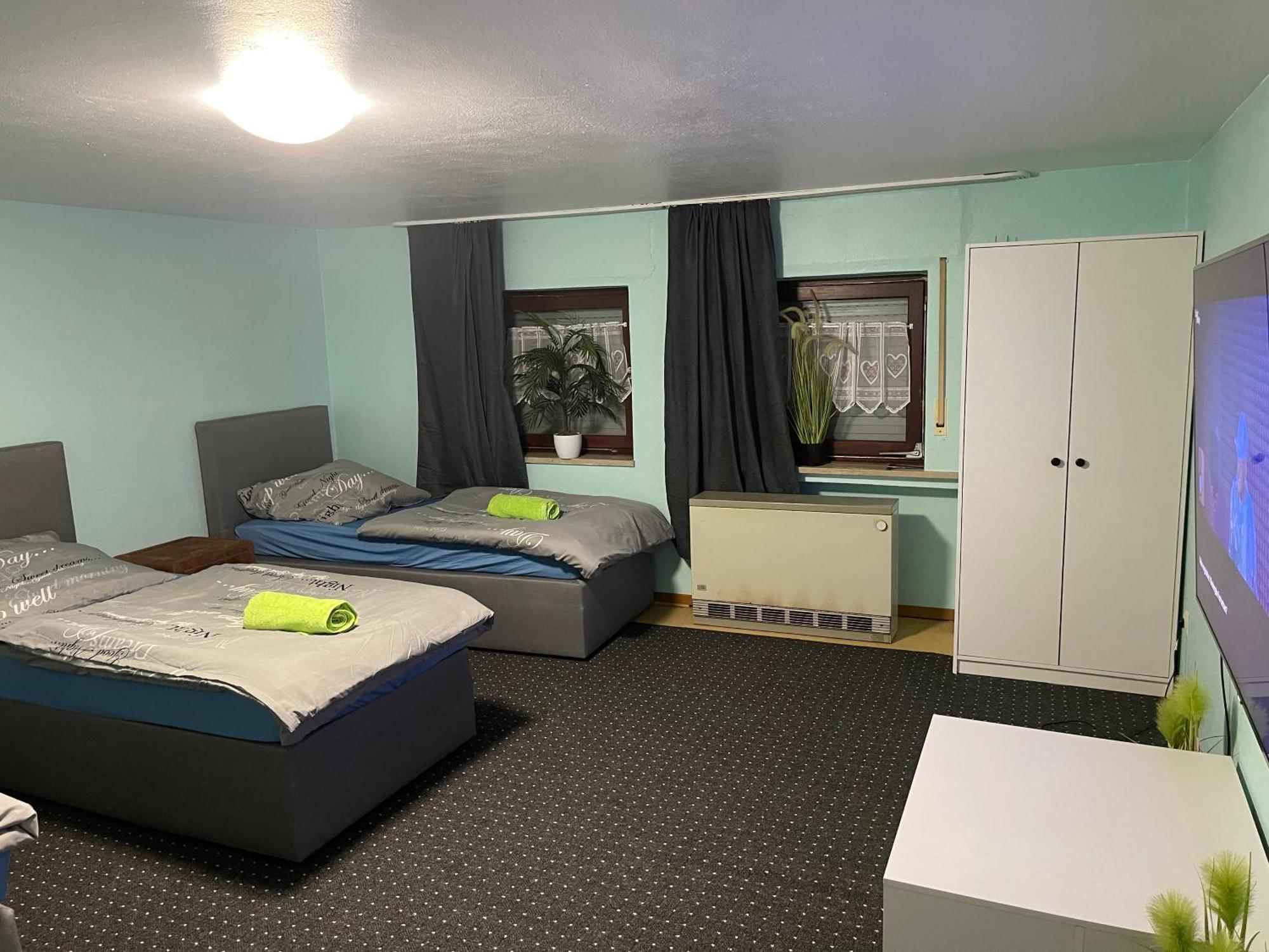 Chambre Avec 3 Lits Treviri Esterno foto