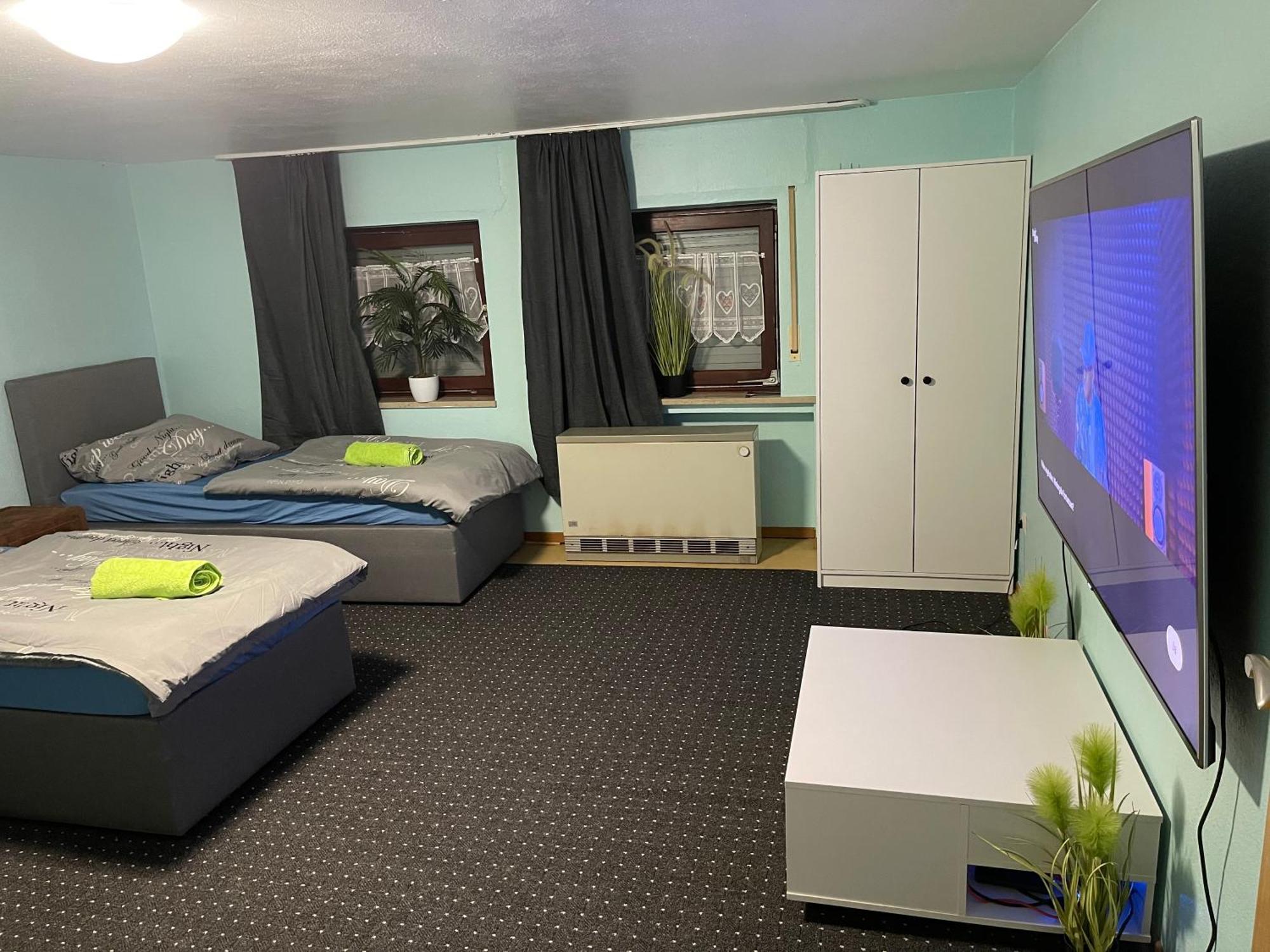Chambre Avec 3 Lits Treviri Esterno foto